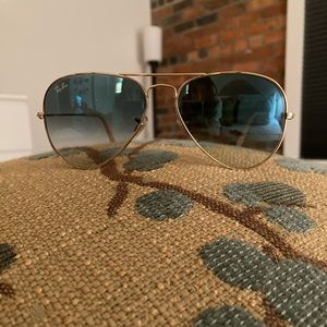 Blue Gradient Ray Ban Aviators with Case & Cloth
